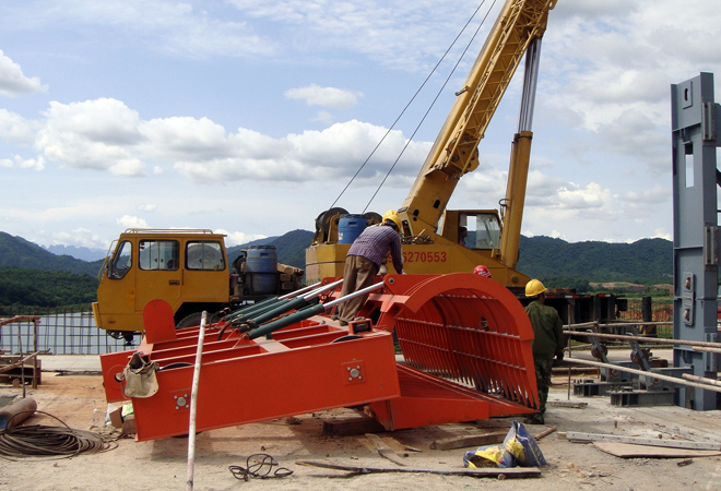 大型清污机安装